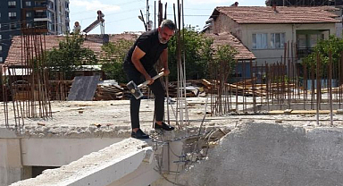 Müteahhit kendi inşaatını ihbar etti!