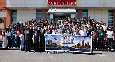 Öğrenciler tarih için yola çıktı