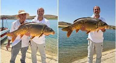 Oltaya takılan dev! Tam 27 kiloluk sazan yakalandı