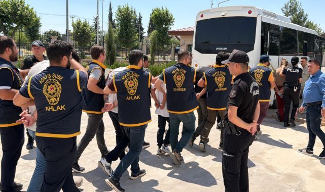 Sahte bankacılar polisten kaçamadı!