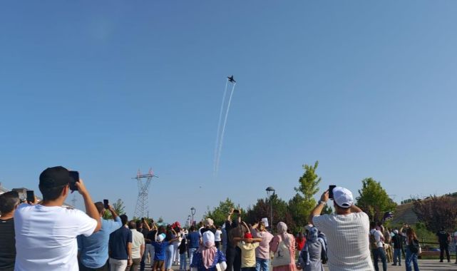 SOLOTÜRK gösteri uçusu nefes kesti