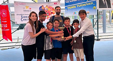 Tenisçilerden yarı final bileti