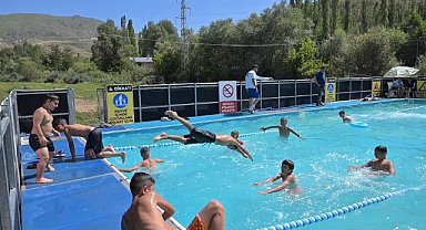 Tortum’da yüzme vakti