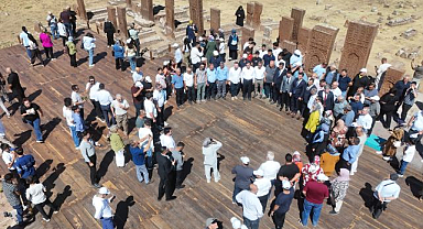 Türkiye’nin dört bir yanından geldiler, Ahlat’ta ecdadı yad ettiler 