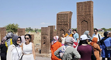 Türkiye’nin dört bir yanından geldiler! Ecdadı yad ettiler