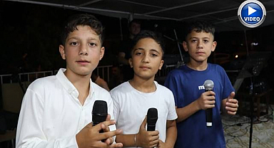 Üç kafadar sahneyi salladı