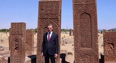 Vali Baruş’tan Ahlat Selçuklu Mezarlığı’na ziyaret