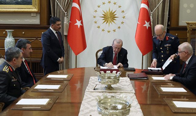 YAŞ toplantısı kararları çıktı! 