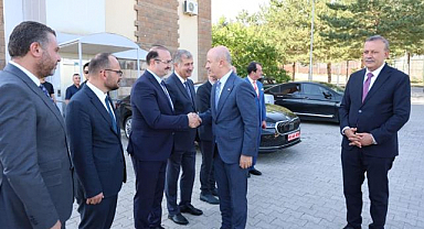 YÖK Başkanı Özvar, rektörlerle bir araya geldi