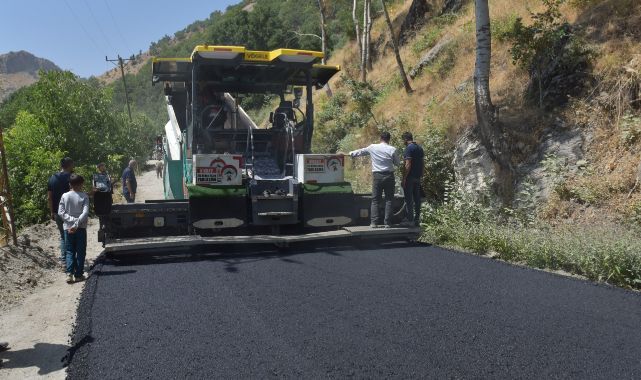 Yol çalışmalarına hız kesmeden devam