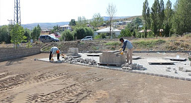 Yollar için kolları sıvadılar