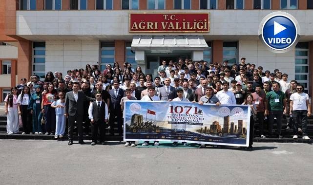 Yüzlerce öğrenci tarihe uğurlandı