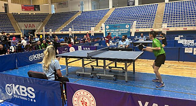20 İlden sporcular masa tenisinde buluştu