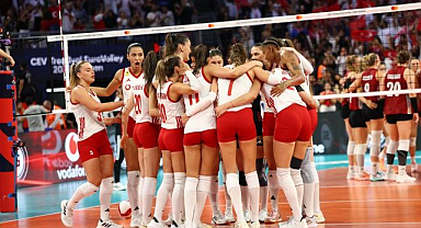 A Milli Kadın Voleybol Takımı final için Sırbistan karşısında
