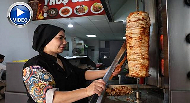 Aldı eline bıçağı, geçti tezgahın başına...