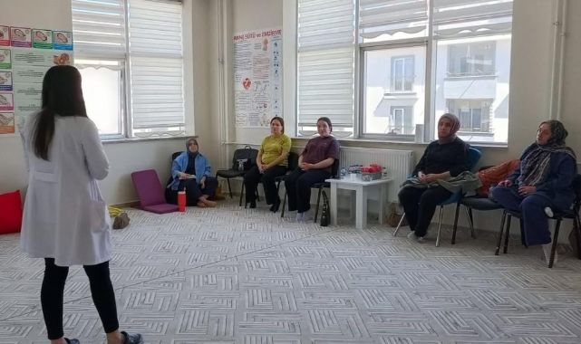 Anne adayları Gebe Okulunda buluştu