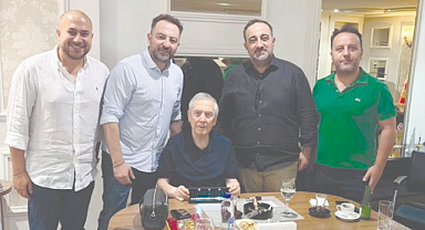 Aziz Yıldırım’a sarı lacivert tesbih