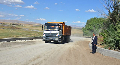 Beldede yenileme çalışmaları aralıksız sürüyor