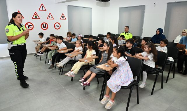 Çocuklar trafik kurallarını eğlenerek öğrendi