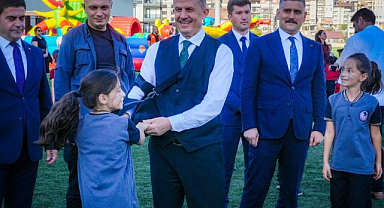 Çocukların neşesi şenlik alanına taştı