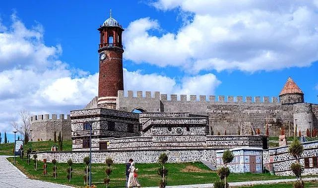 Dünya rekor kırarken Erzurum Sonbaharı yaşıyor