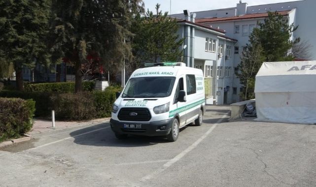Emekli öğretmen evinde ölü bulundu!