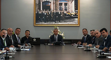 Erzurum'da eğitim masaya yatırıldı! Türkiye Yüzyılı Maarif Modeli incelemede!