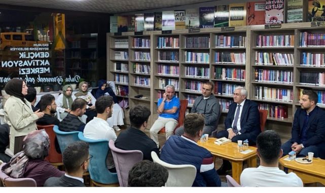 Erzurum'da gençlerle fikir buluşması
