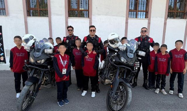 Erzurum'da okullarda sıkı denetim ve polis buluşması