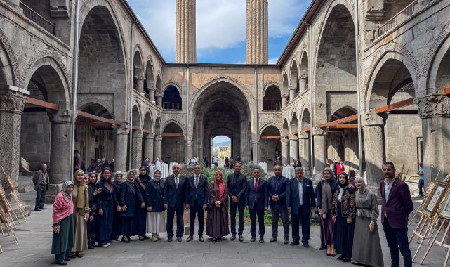 Erzurum'da sanat buluşması: 31 sanatçının eseri tek çatı altında
