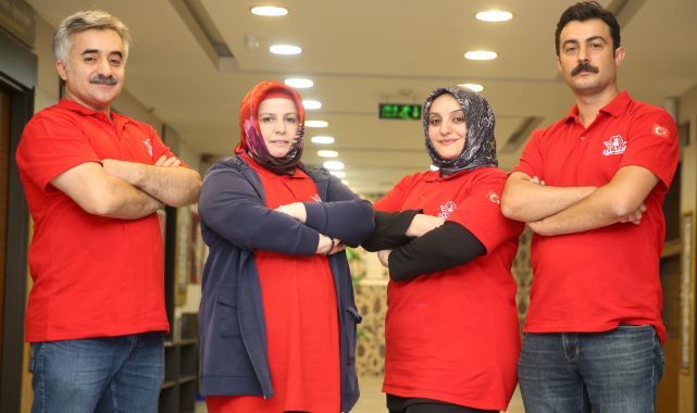 Erzurumlu öğretmen aileden TEKNOFEST'te büyük başarı