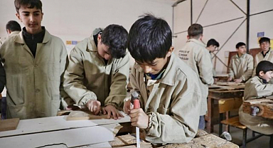 Fabrikaya dönüşen okulların cirosu dudak uçuklattı