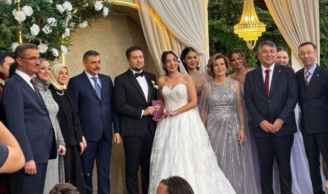 Karaburun ailesinin mutlu günü