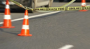 Kavşakta can pazarı! Motosiklet ile otomobil çarpıştı