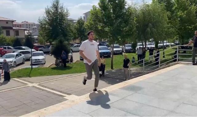 Kimi son saniye yetişti, kimi yetişemedi!