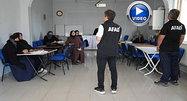Köy köy gezen AFAD ekipleri vatandaşı bilgilendiriyor
