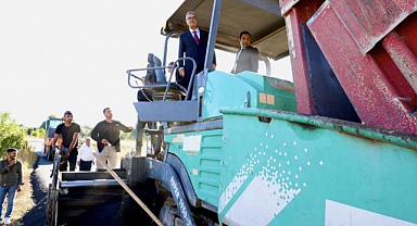 Köy yolları sıcak asfalta kavuştu