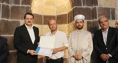 Letonyalı turist Müslüman oldu