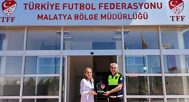 Örnek davranış ödüllendirildi! Duyarlı polise Fair Play ödülü