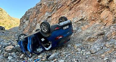 Otomobil şarampole yuvarlandı: 1’i çocuk 5 yaralı