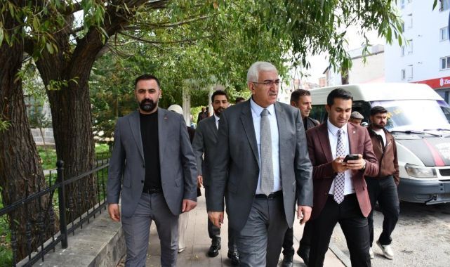 Öz, Sarıkamış'ta esnaf ve teşkilatla buluştu