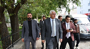 Öz, Sarıkamış'ta esnaf ve teşkilatla buluştu