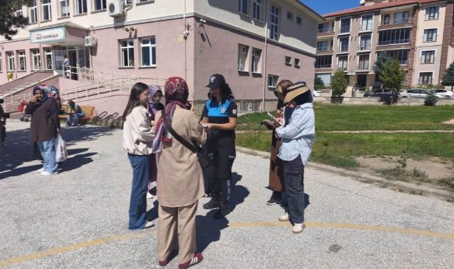 Polisten öğrenci velilerine bilgilendirme