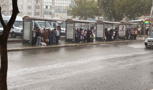 Sağanak ve dolu yağışı hayatı olumsuz etkiledi