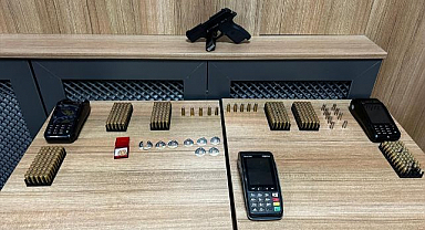 Sahte altınla kuyumcuları dolandıran şüpheliler yakalandı
