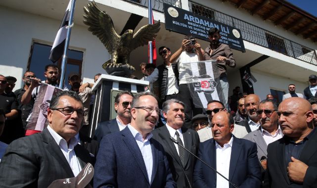 Siyah-beyaz sevdası bu köyde hayat buldu