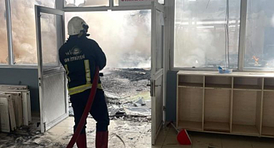 Stadyum içim yıkılan spor merkezinde yangın!