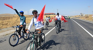 Su Sporları ve Plaj Oyunları renkli görüntülere sahne oldu