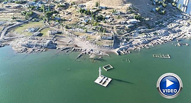 Sular çekildi, eski köy ortaya çıktı