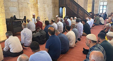 Tarihi camide 3,5 yıl sonra ilk cuma namazı